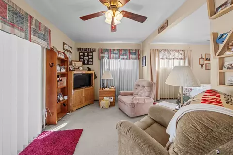 Living - 2070 E 25 Pl, Yuma, AZ 85364 photo 4 of 4