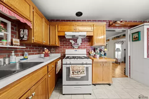 Kitchen - 2070 E 25 Pl, Yuma, AZ 85364 photo 1 of 2