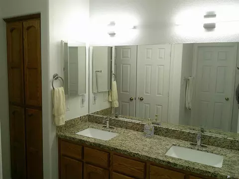 Bath - 10691 E 39 Pl, Yuma, AZ 85365 photo 2 of 2