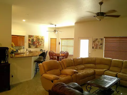 Living - 10691 E 39 Pl, Yuma, AZ 85365 photo 3 of 3