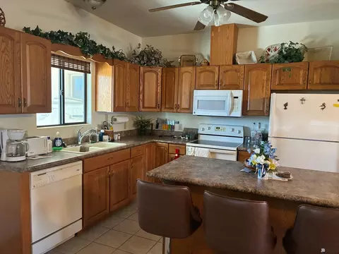 Kitchen - 13891 E 50 Dr, Yuma, AZ 85367 photo 1 of 1