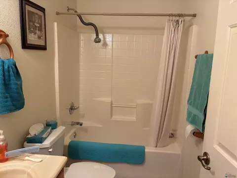 Bath - 13891 E 50 Dr, Yuma, AZ 85367 photo 3 of 3