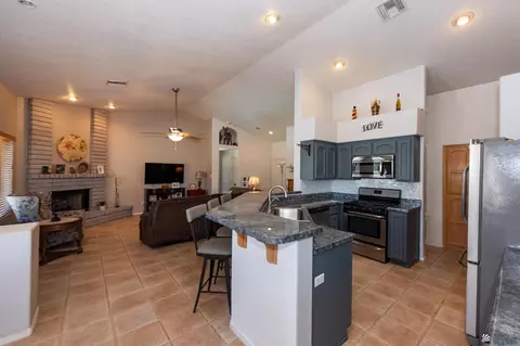 Kitchen - 10782 E 36 Pl, Yuma, AZ 85365 photo 6 of 6