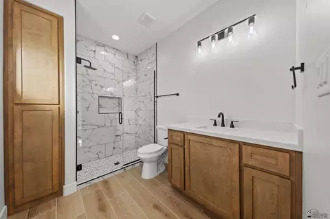 Bath - 10857 E 45 St, Yuma, AZ 85367 photo 1 of 3