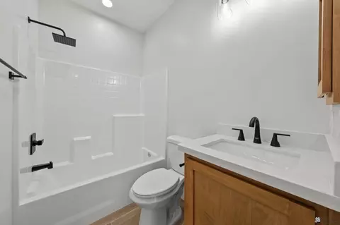 Bath - 10857 E 45 St, Yuma, AZ 85367 photo 3 of 3