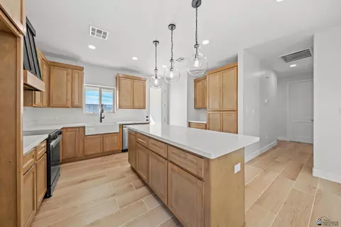 Kitchen - 10857 E 45 St, Yuma, AZ 85367 photo 1 of 5