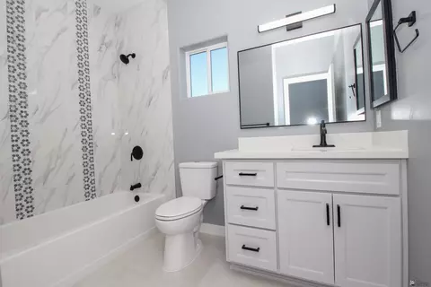 Bath - 10589 E 45 Ln, Yuma, AZ 85367 photo 6 of 8