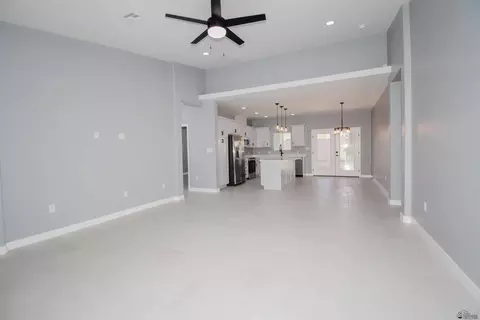 Living - 10589 E 45 Ln, Yuma, AZ 85367 photo 1 of 3