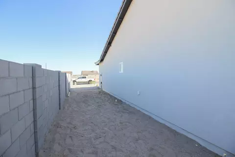 Exterior - 10589 E 45 Ln, Yuma, AZ 85367 photo 6 of 9