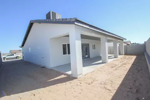 Exterior - 10589 E 45 Ln, Yuma, AZ 85367 photo 7 of 9