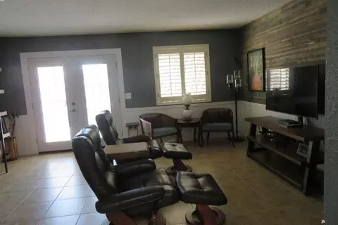 Living - 11241 E 35 Pl, Yuma, AZ 85367 photo 5 of 5