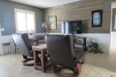 Living - 11241 E 35 Pl, Yuma, AZ 85367 photo 3 of 5
