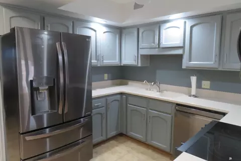 Kitchen - 11241 E 35 Pl, Yuma, AZ 85367 photo 2 of 2