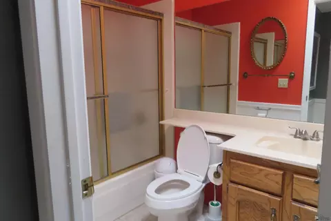 Bath - 11241 E 35 Pl, Yuma, AZ 85367 photo 2 of 2
