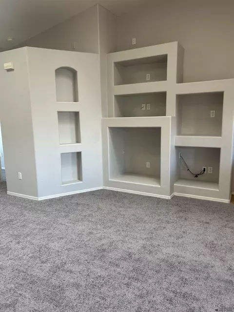 Living - 10706 E 35 Pl, Yuma, AZ 85365 photo 3 of 3