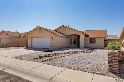 Exterior - 10153 E 38 Pl, Yuma, AZ 85365 photo 4 of 9