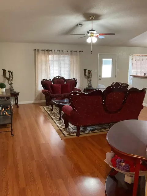 Living - 6072 E 40 Ln, Yuma, AZ 85365 photo 1 of 2
