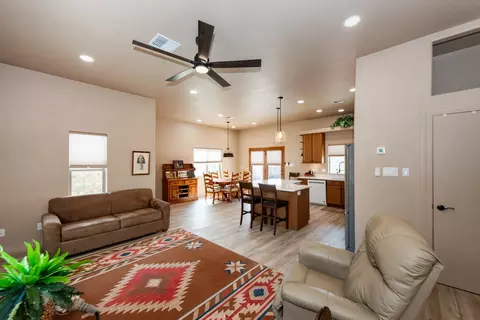 Living - 14683 S 48 Dr, Yuma, AZ 85367 photo 1 of 2