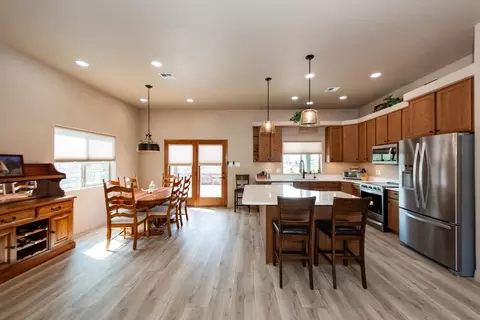 Kitchen - 14683 S 48 Dr, Yuma, AZ 85367 photo 4 of 4