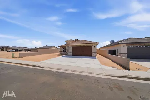 Exterior - 10849 E 45 St, Yuma, AZ 85367 photo 3 of 7