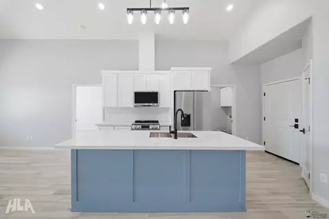 Kitchen - 10849 E 45 St, Yuma, AZ 85367 photo 1 of 4