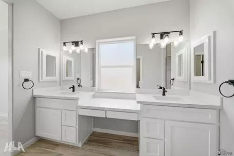Bath - 10849 E 45 St, Yuma, AZ 85367 photo 5 of 5