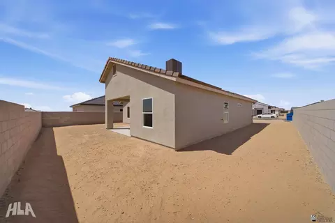 Exterior - 10849 E 45 St, Yuma, AZ 85367 photo 6 of 7