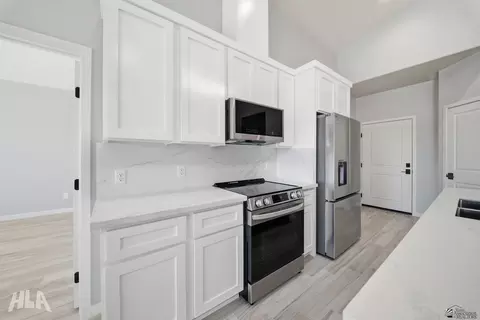 Kitchen - 10849 E 45 St, Yuma, AZ 85367 photo 4 of 4