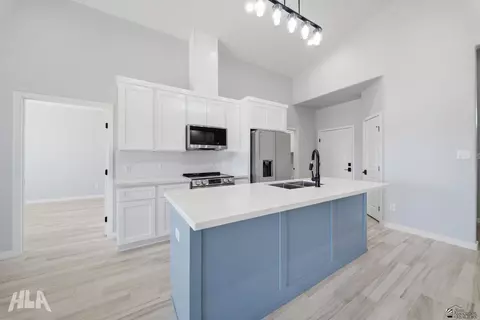 Kitchen - 10849 E 45 St, Yuma, AZ 85367 photo 2 of 4