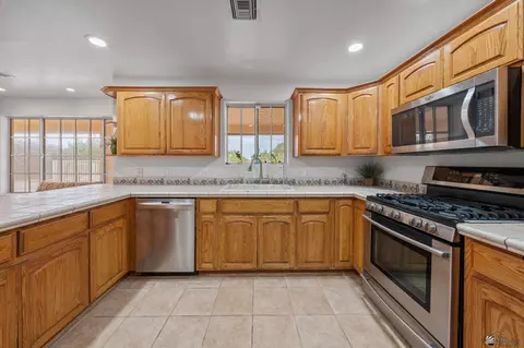 Kitchen - 5236 E County 13 St, Yuma, AZ 85365 photo 1 of 3
