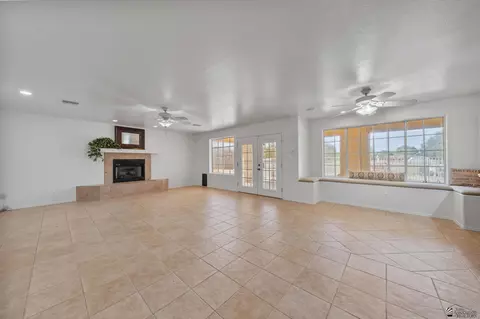 Living - 5236 E County 13 St, Yuma, AZ 85365 photo 3 of 3