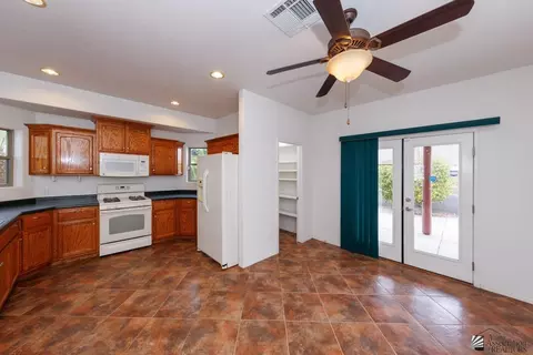 Kitchen - 5389 E 33 Pl, Yuma, AZ 85365 photo 1 of 2