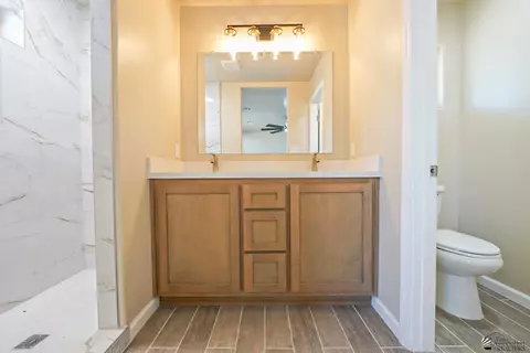 Bath - 10752 E 45 St, Yuma, AZ 85367 photo 2 of 3