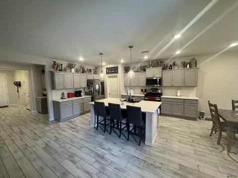 Kitchen - 11827 E 26 St, Yuma, AZ 85367 photo 3 of 5