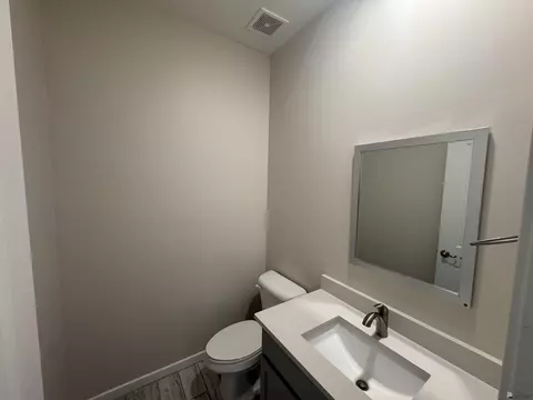Bath - 11827 E 26 St, Yuma, AZ 85367 photo 2 of 4