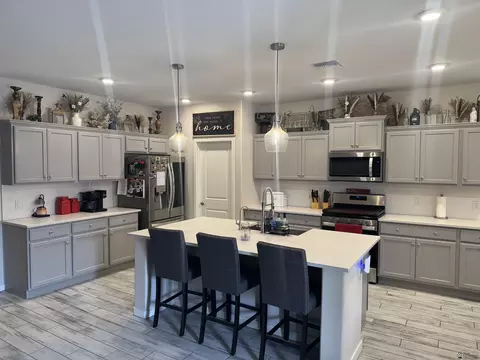 Kitchen - 11827 E 26 St, Yuma, AZ 85367 photo 2 of 5