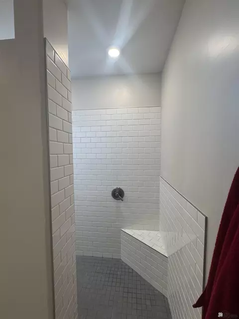 Bath - 11827 E 26 St, Yuma, AZ 85367 photo 3 of 6