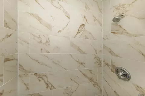 Bath - 1465 E 23 St, Yuma, AZ 85365 photo 5 of 5