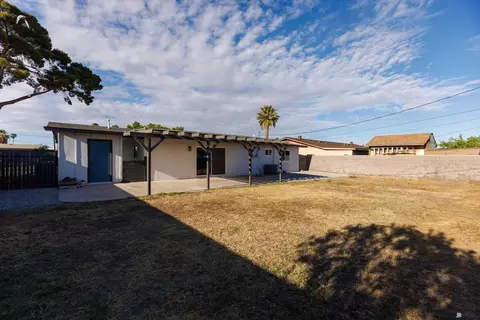 Exterior - 1465 E 23 St, Yuma, AZ 85365 photo 7 of 12