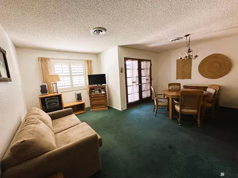 Living - 11390 E 36 Pl, Yuma, AZ 85367 photo 2 of 4