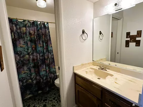 Bath - 11390 E 36 Pl, Yuma, AZ 85367 photo 1 of 3