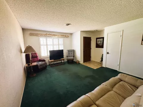 Living - 11390 E 36 Pl, Yuma, AZ 85367 photo 3 of 4