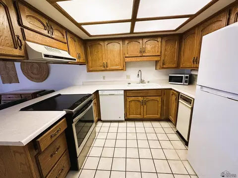 Kitchen - 11390 E 36 Pl, Yuma, AZ 85367 photo 1 of 3