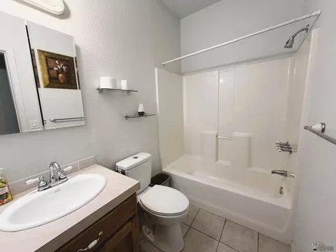 Bath - 12550 E 46 Dr, Yuma, AZ 85367 photo 2 of 2