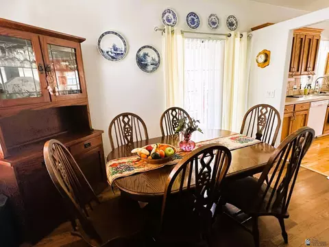 Dining - 12550 E 46 Dr, Yuma, AZ 85367 photo 2 of 4