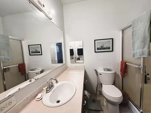 Bath - 12550 E 46 Dr, Yuma, AZ 85367 photo 1 of 2