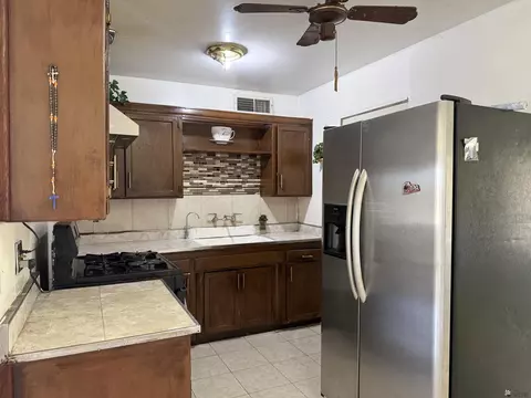 Kitchen - 913 E 24 Pl, Yuma, AZ 85365 photo 1 of 1