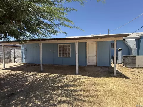 Exterior - 913 E 24 Pl, Yuma, AZ 85365 photo 2 of 4