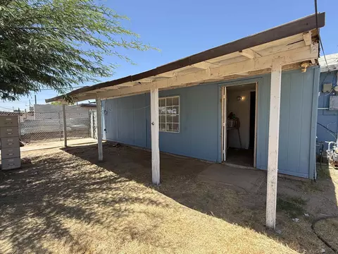 Exterior - 913 E 24 Pl, Yuma, AZ 85365 photo 3 of 4