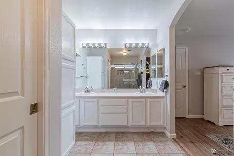 Bath - 13713 E 55 Ln, Yuma, AZ 85367 photo 1 of 4